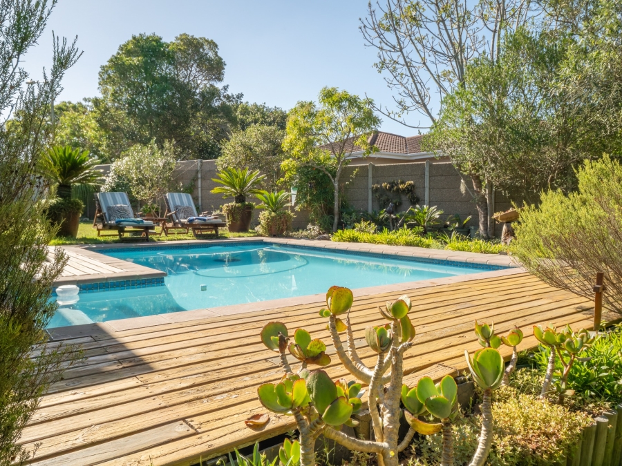 4 Bedroom Property for Sale in Groenvallei Western Cape